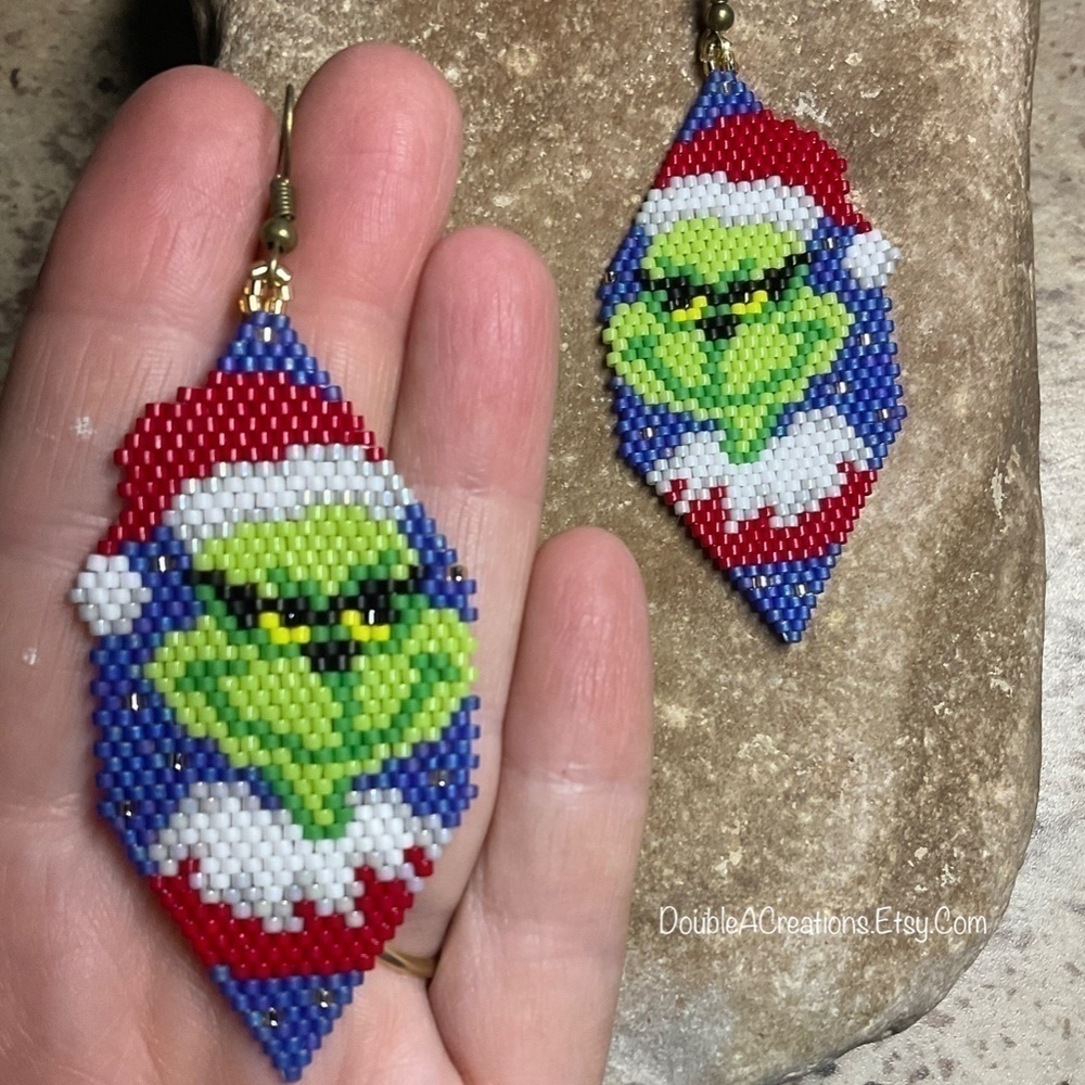 Grinch Beaded Earrings, New, Handmade by Me - Picture 2 of 8